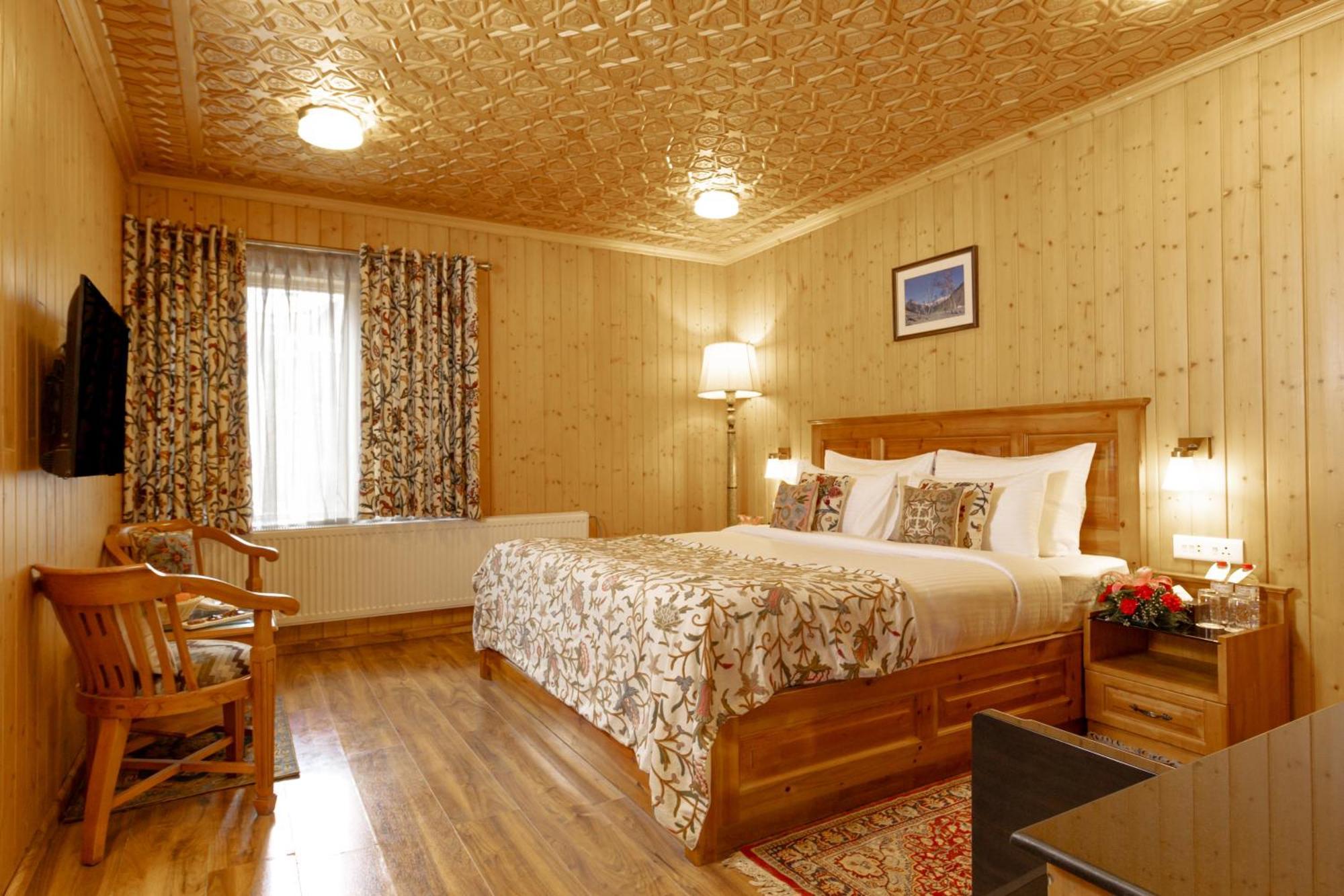 Shaw Inn By Stay Pattern グルマルグ エクステリア 写真